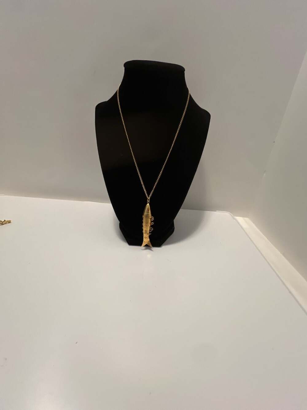 Vintage Articulated Fish Gold Tone Pendant Necklace Red Eyes